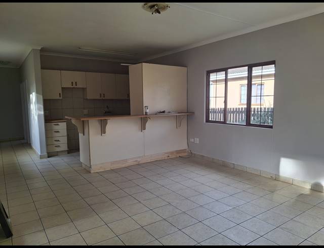 3 BEDROOM SIMPLEX TO LET IN HOWICK WEST